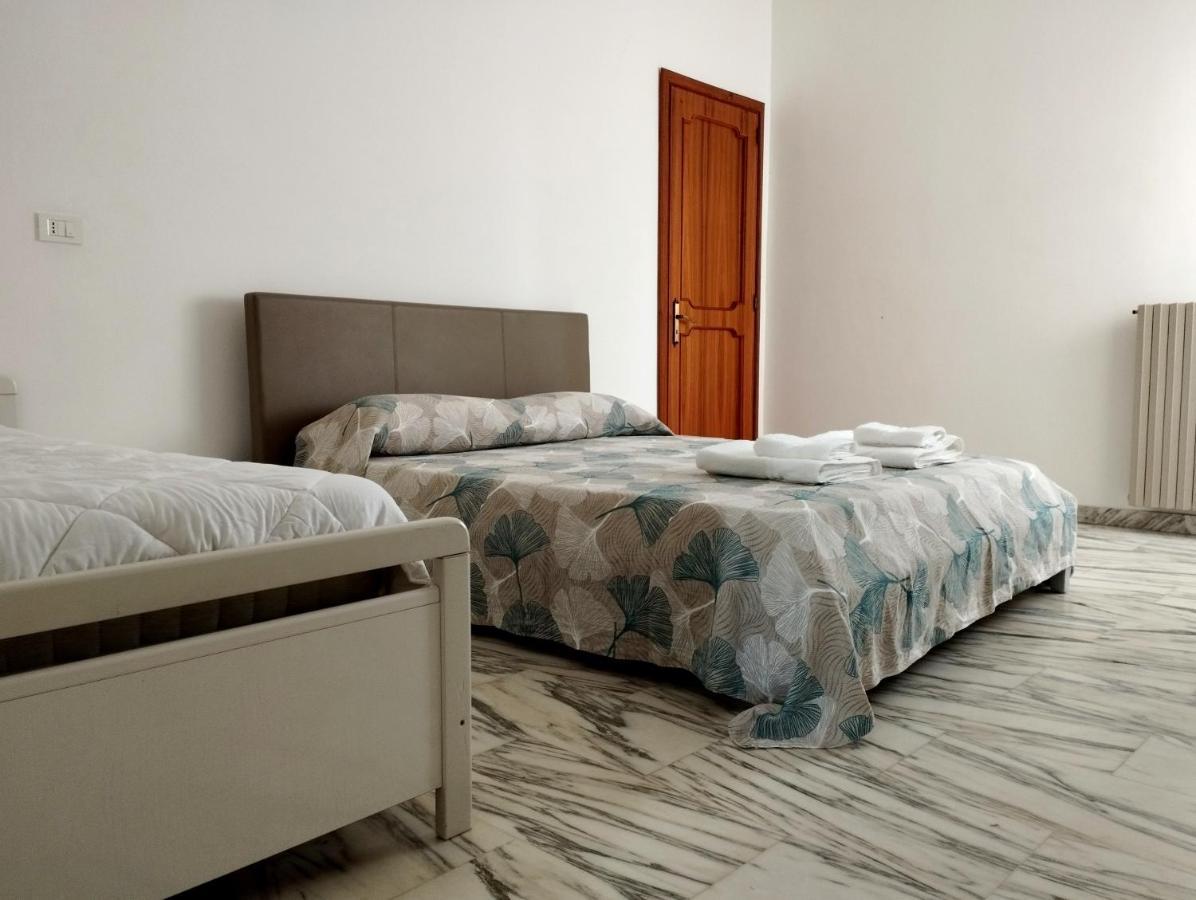 Thomas'S Home - Appartamento A Comiso Εξωτερικό φωτογραφία